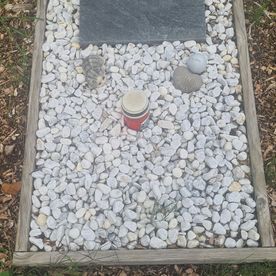 Grab - Tierfriedhof Katke aus Bornheim
